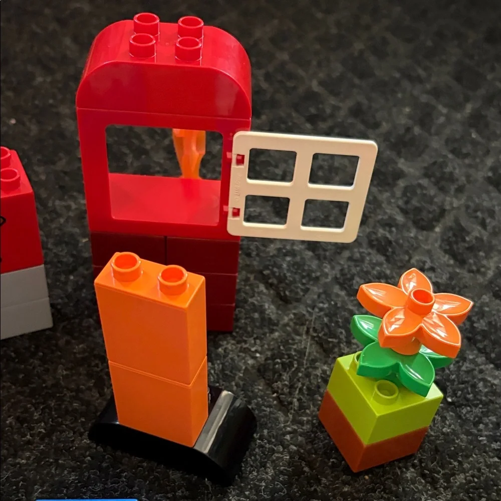LEGO Duplo Fire Rescue Car And Firefighter Figure Plus Extra Blocks